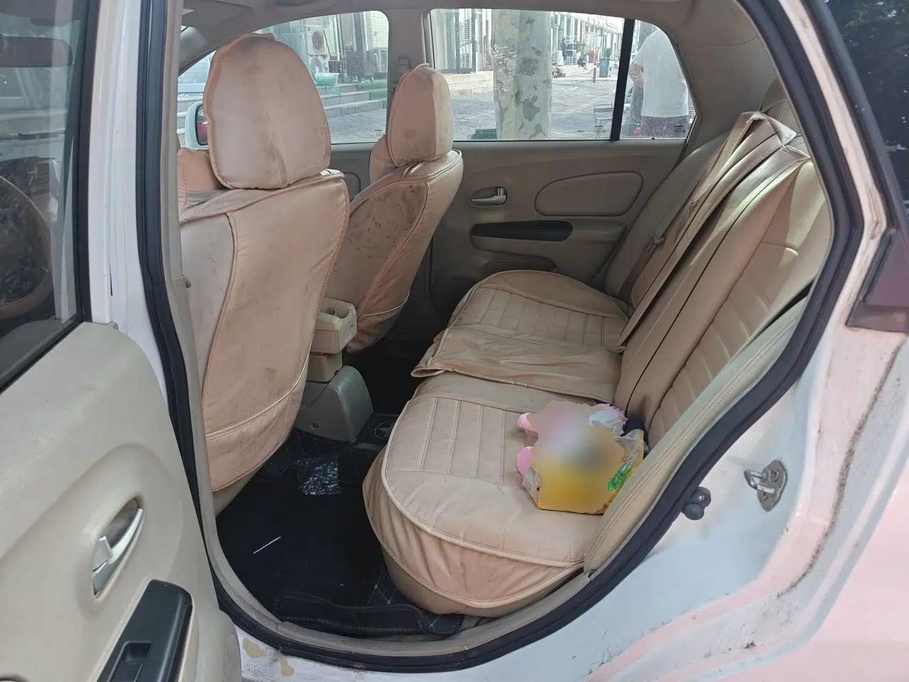 Venucia D50 2013 1.6L Manual Fashion Edition — миниатюра 17