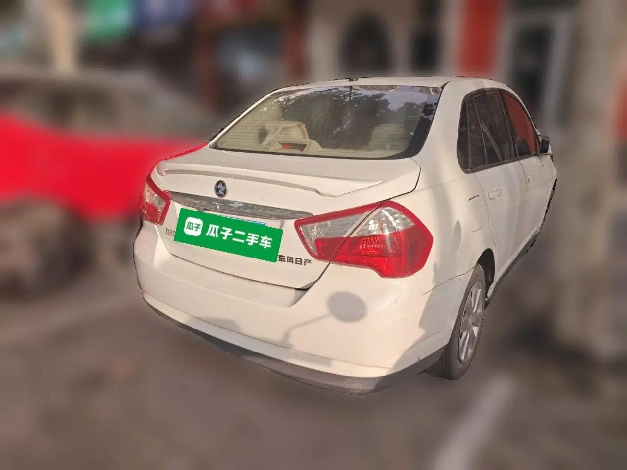 Venucia D50 2013 1.6L Manual Fashion Edition — миниатюра 6