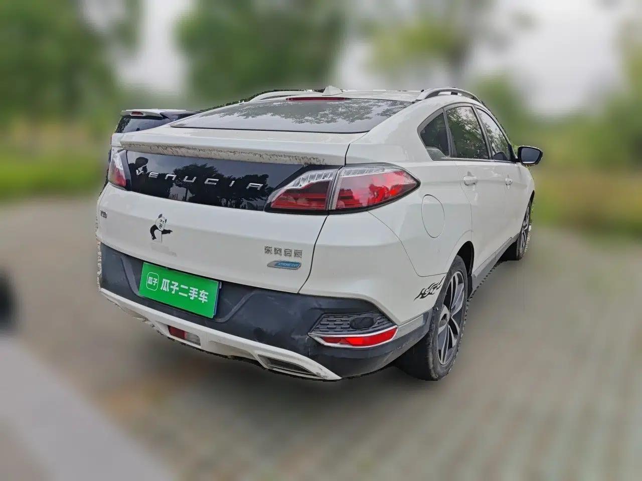 Venucia T90 2017 2.0L CVT Smart Edition — миниатюра 6