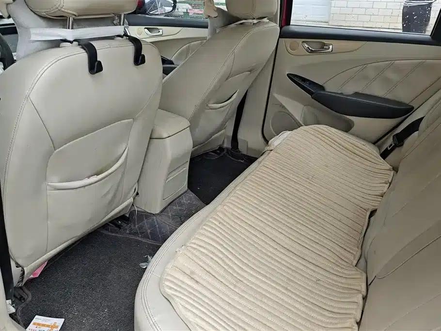 Chery Arrizo 7 2013 1.6L CVT Premium Edition — миниатюра 11