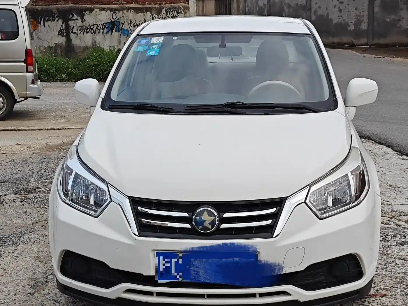 Venucia D50 2016 1.6L Manual Elite Edition — миниатюра 2