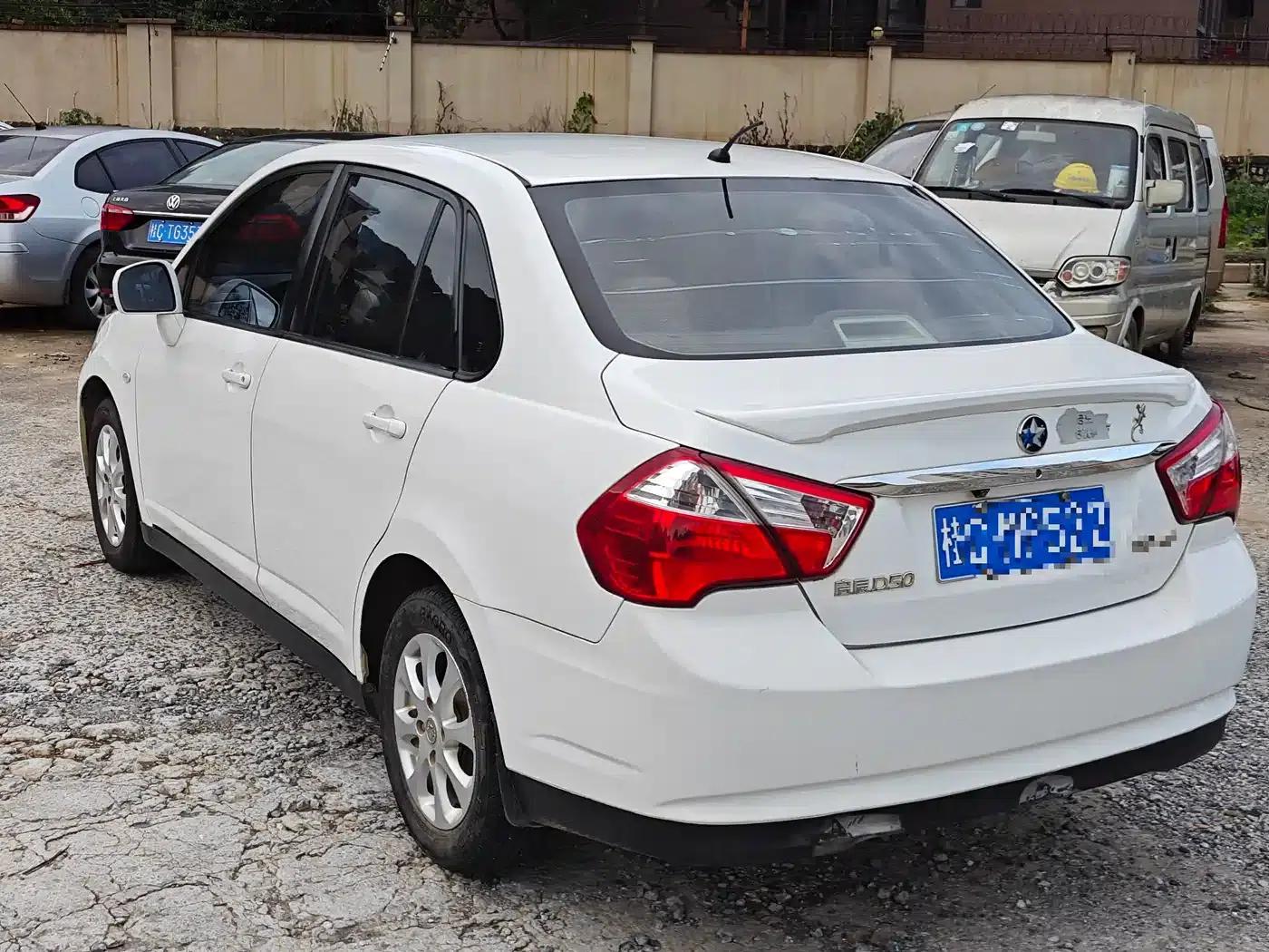 Venucia D50 2016 1.6L Manual Elite Edition — миниатюра 5