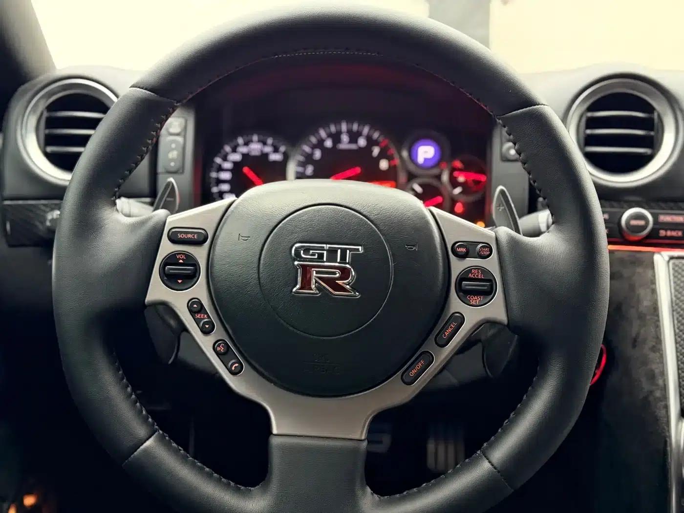 2010 Nissan GT-R 3.8T Premium Edition — миниатюра 13