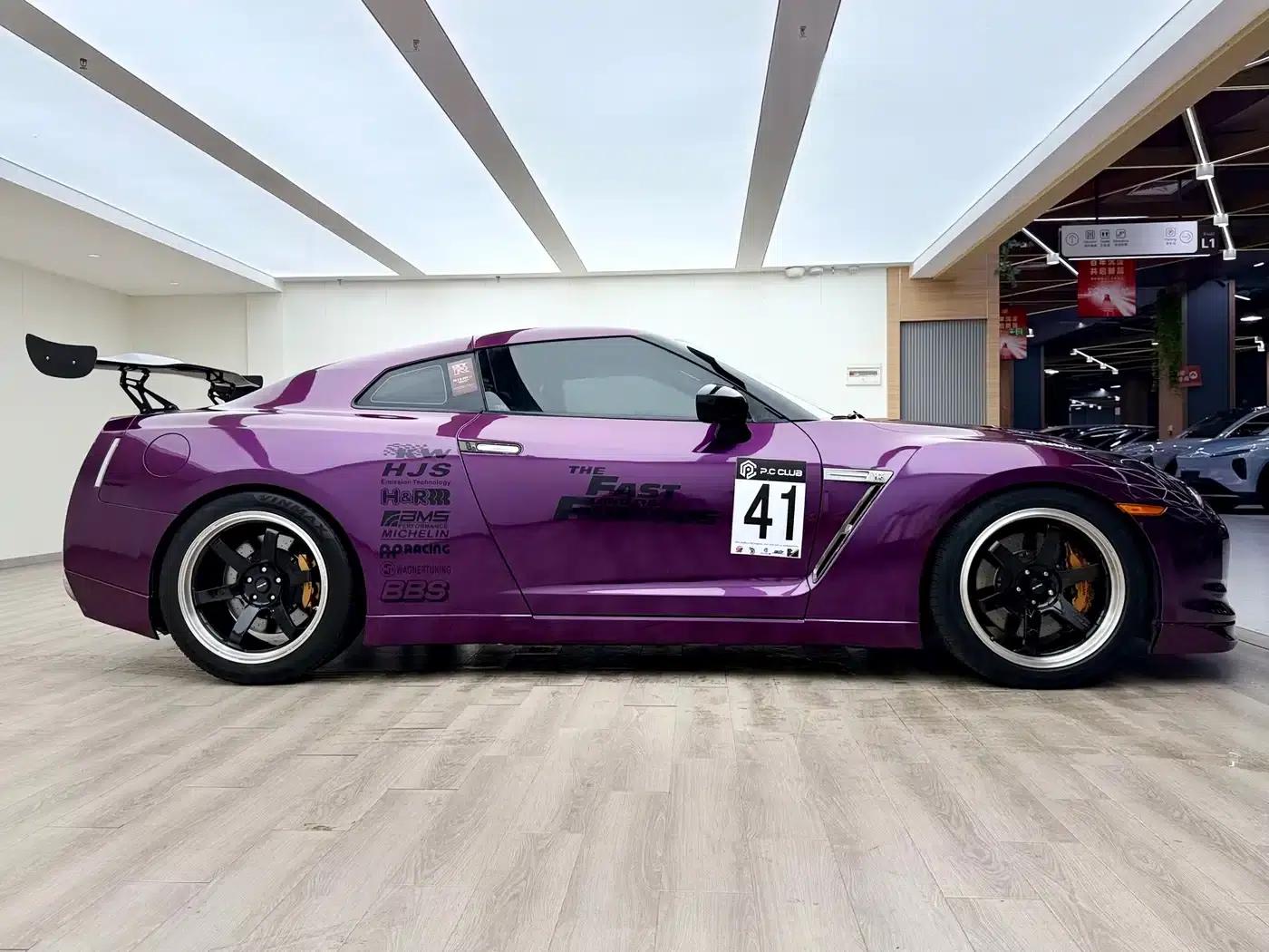 2010 Nissan GT-R 3.8T Premium Edition — миниатюра 7