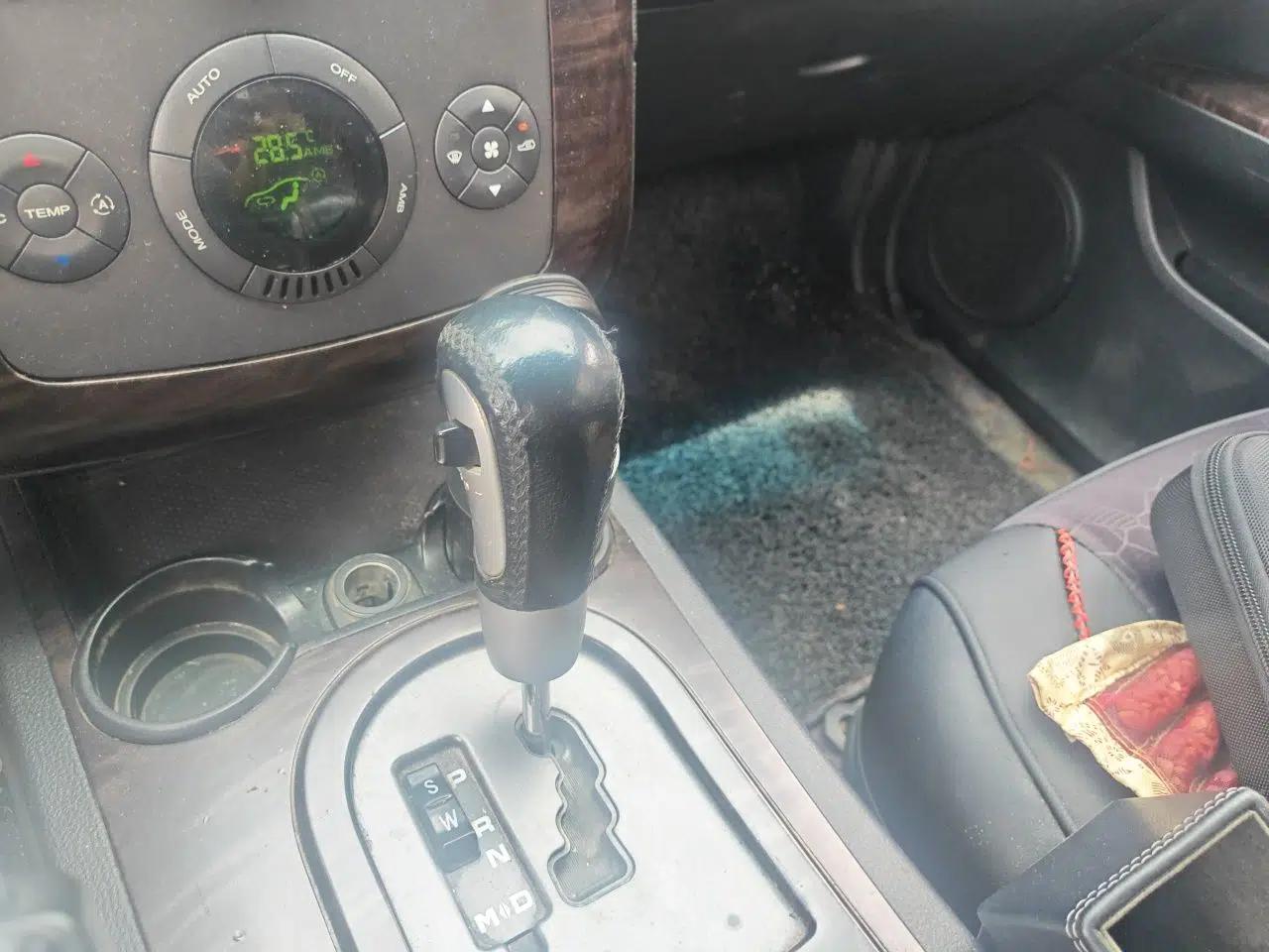 Roewe W5 2013 1.8T 4WD Automatic High-End Model — миниатюра 14