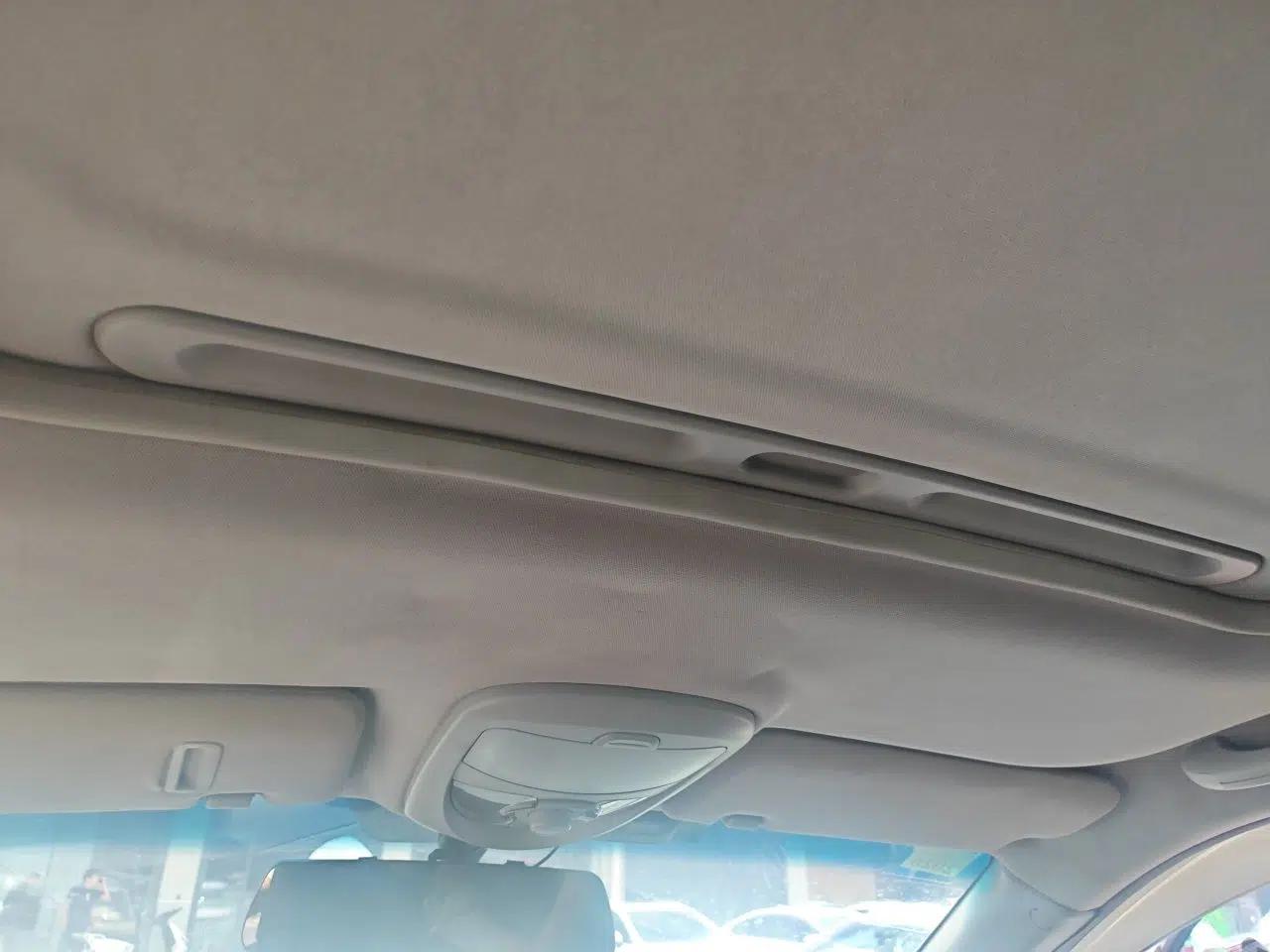 Roewe W5 2013 1.8T 4WD Automatic High-End Model — миниатюра 18