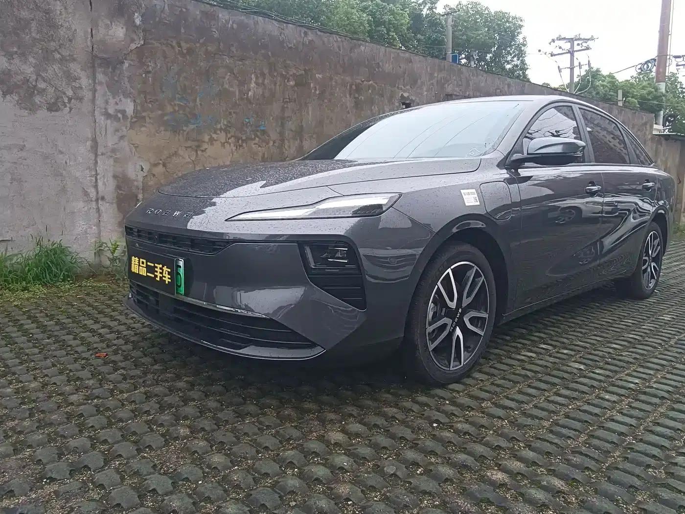 Roewe D6 2025 450km Premium Edition — миниатюра 1
