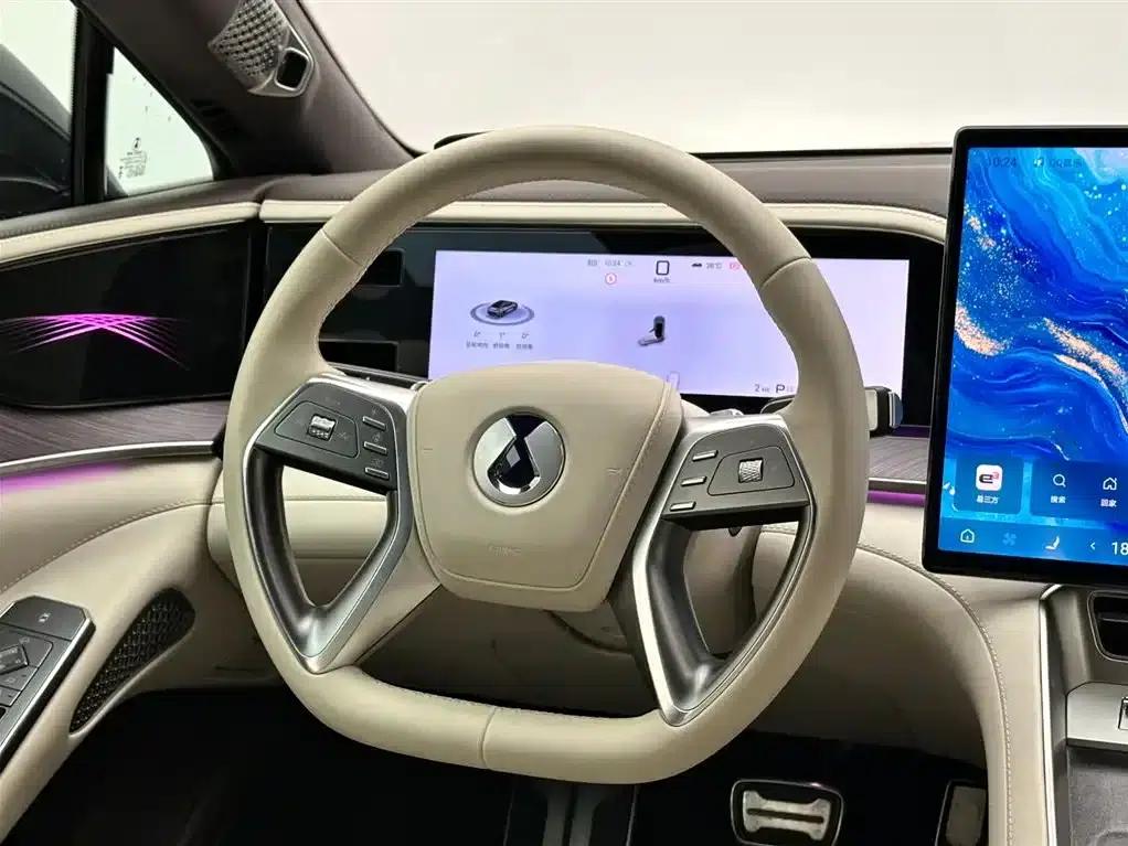 Denza Z9 2024 Model 1100km AWD Max Edition — миниатюра 12