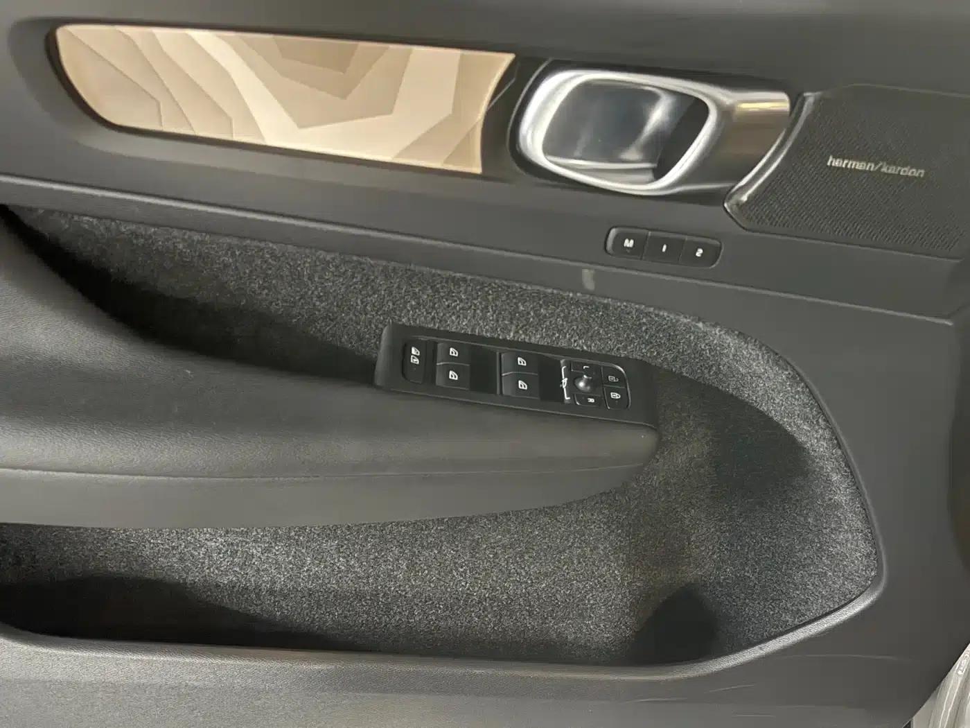 Volvo C40 2022 Long Range PRO — миниатюра 3