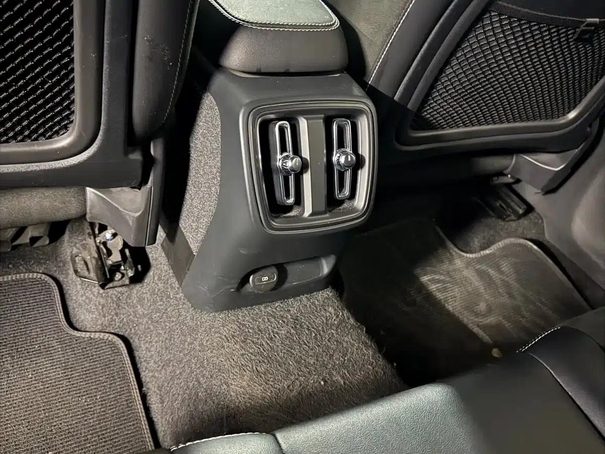 Volvo XC40 PHEV 2022 Long Range PRO — миниатюра 6