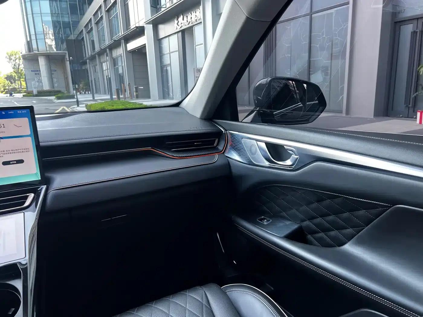 Wey brand Mocha 2021 2.0T 4WD Special Edition — миниатюра 8