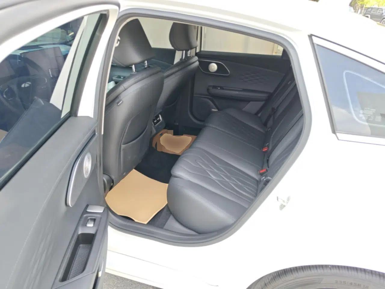 Chery Fengyun A8L 2025 1.5 TGDI 145 km Luxury Version — миниатюра 20