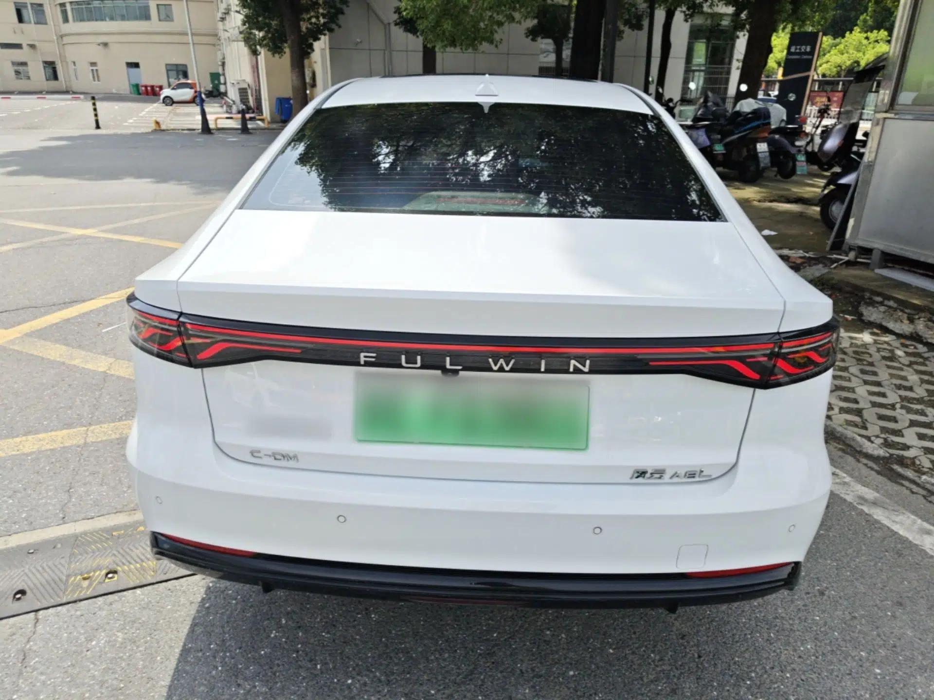 Chery Fengyun A8L 2025 1.5 TGDI 145 km Luxury Version — миниатюра 5