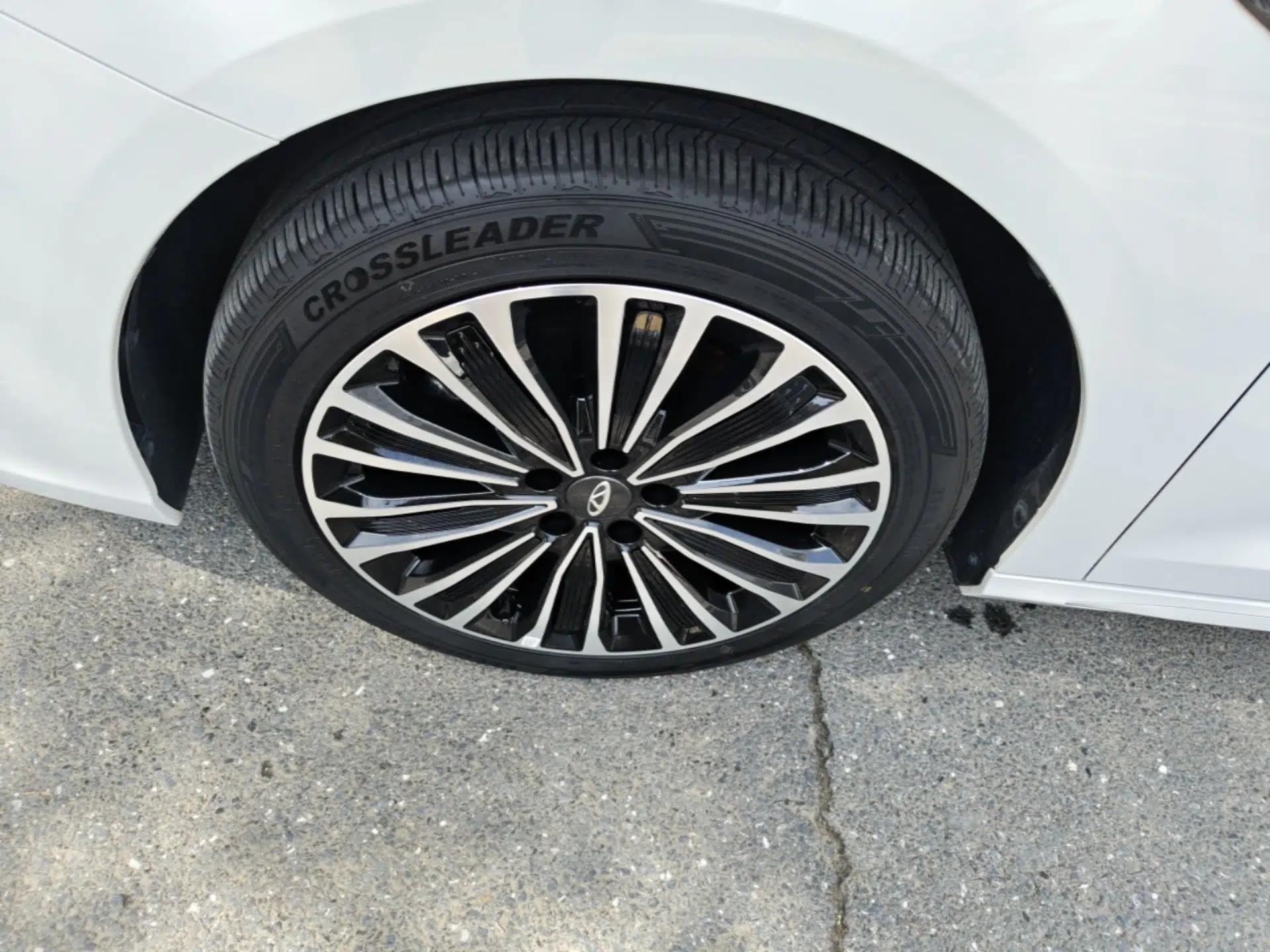 Chery Fengyun A8L 2025 1.5 TGDI 145 km Luxury Version — миниатюра 10