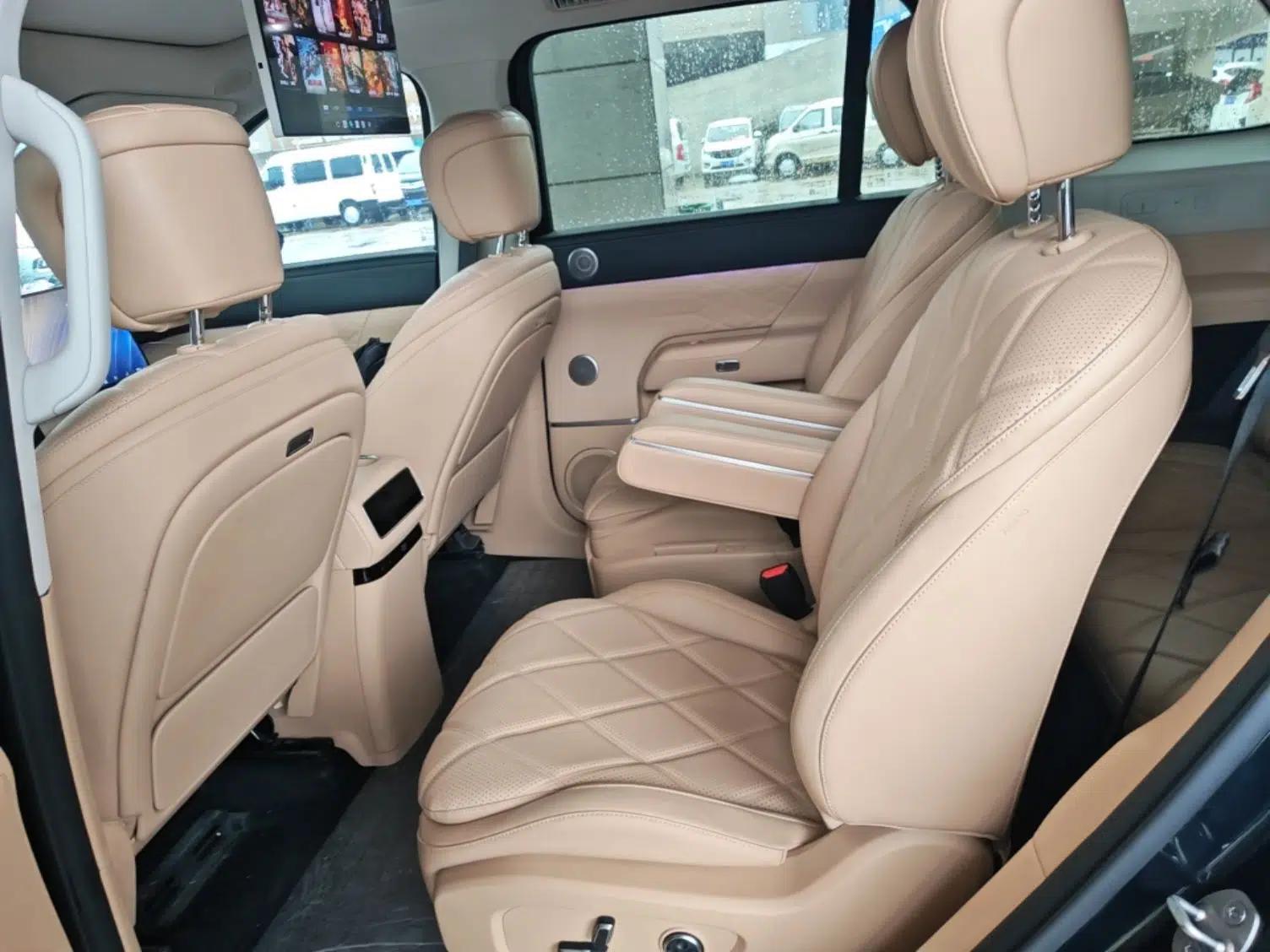 Chery Fengyun T11 2026 Model 220 All-Wheel Drive Family Fun Edition — миниатюра 20