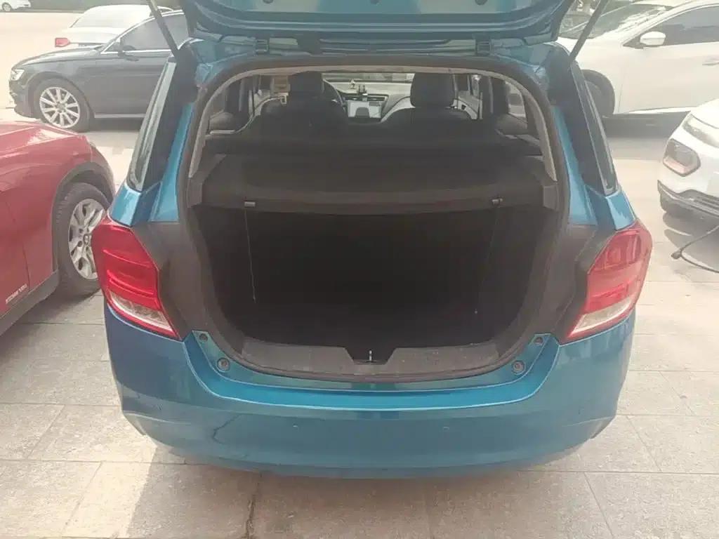 Chevrolet Aveo RV 2016 1.5L Automatic Comfortline Edition — миниатюра 19