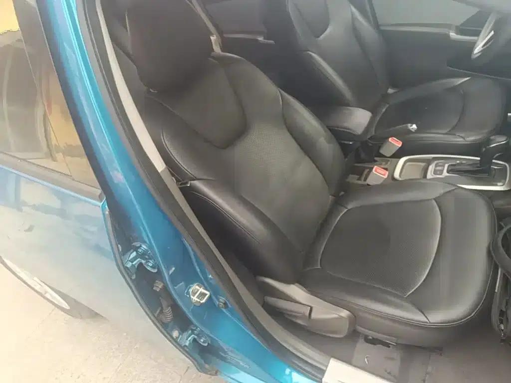 Chevrolet Aveo RV 2016 1.5L Automatic Comfortline Edition — миниатюра 25