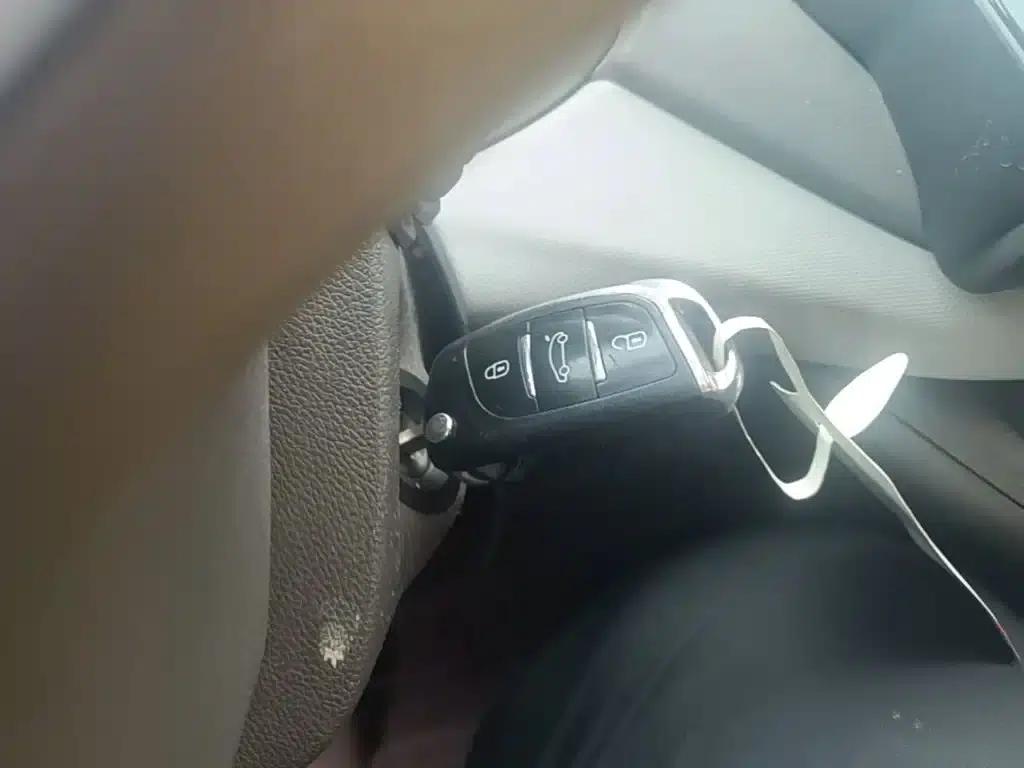 Chevrolet Aveo RV 2016 1.5L Automatic Comfortline Edition — миниатюра 9