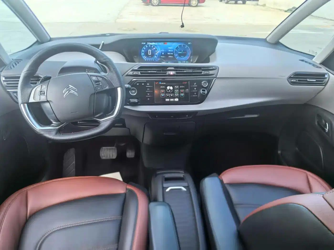 2015 C4 PICASSO Grand 1.6T Fashion 7-seater — миниатюра 11