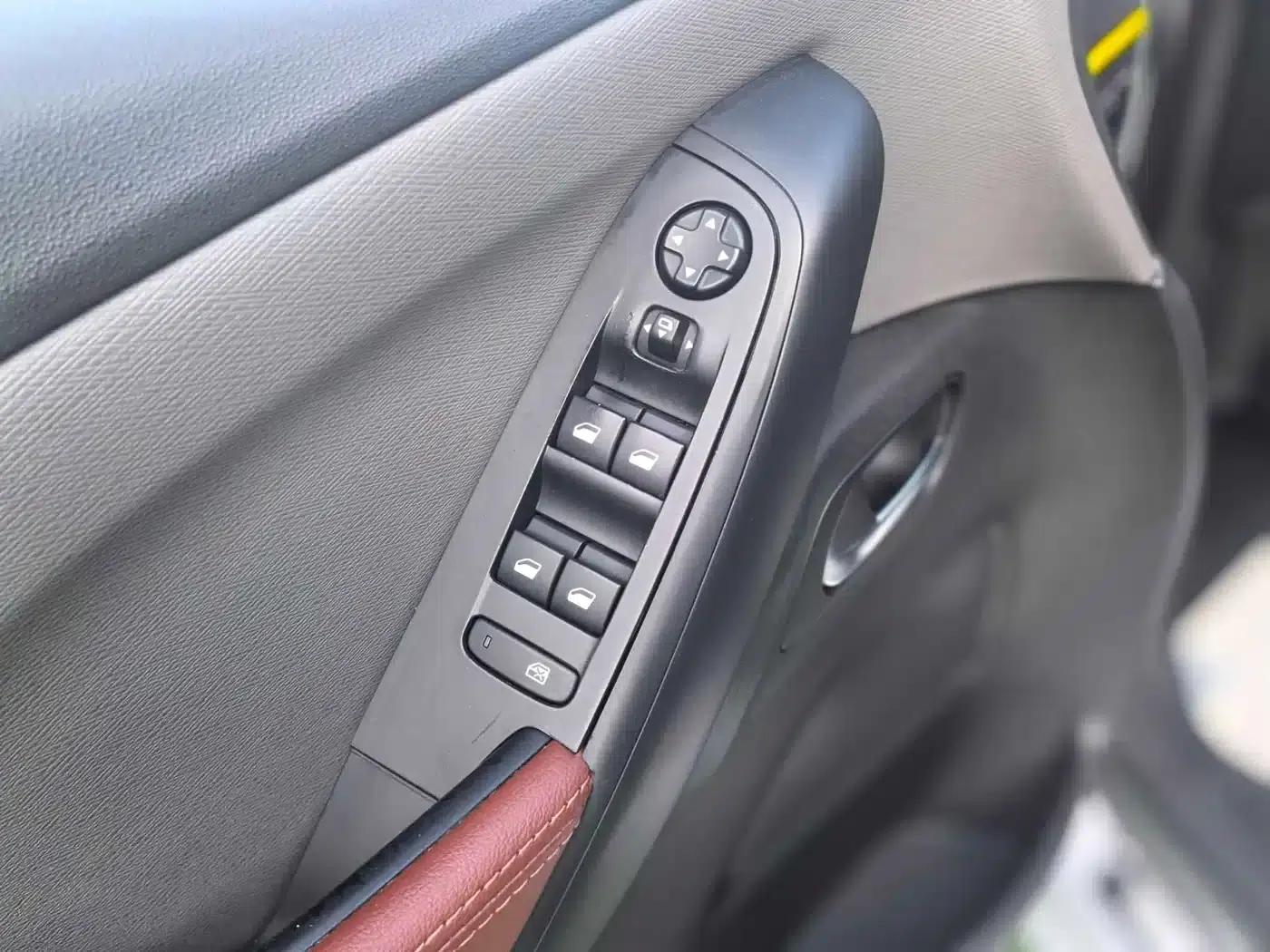 2015 C4 PICASSO Grand 1.6T Fashion 7-seater — миниатюра 6