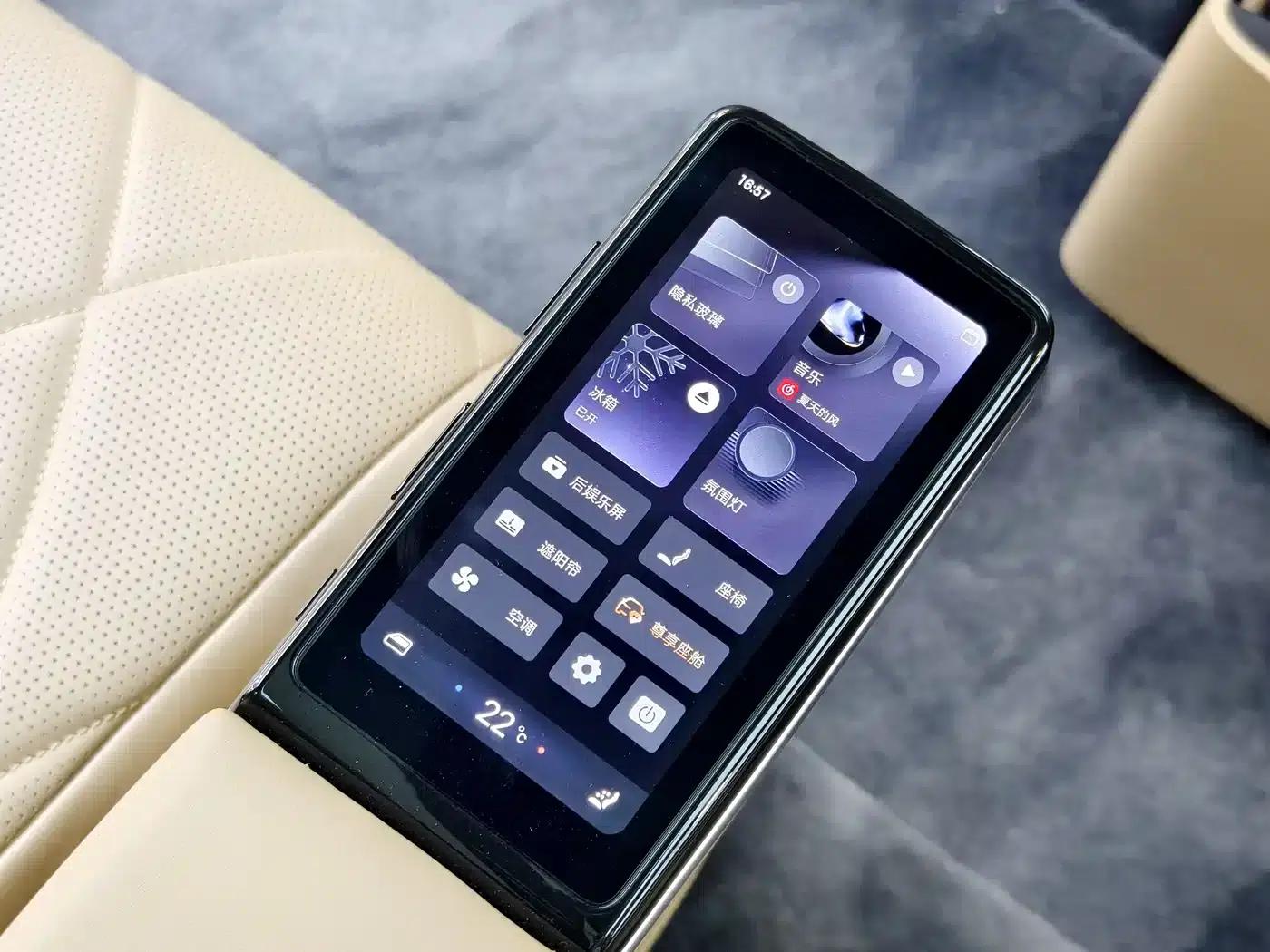 Looking up at the U8 L 2025 Dingshi Edition — миниатюра 18