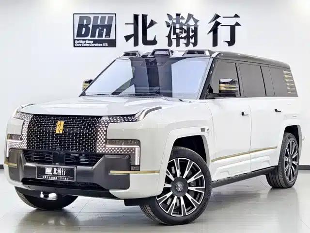 Looking up at the U8 L 2025 Dingshi Edition