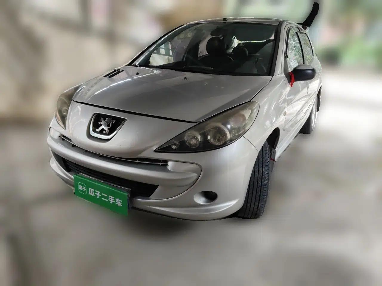 Peugeot 207 2010 Hatchback 1.4L Manual Yule Edition — миниатюра 1
