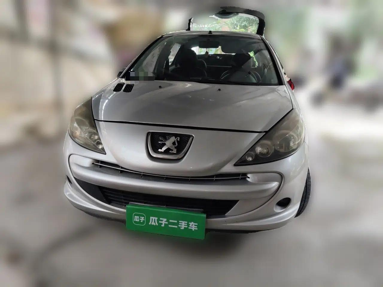 Peugeot 207 2010 Hatchback 1.4L Manual Yule Edition — миниатюра 2