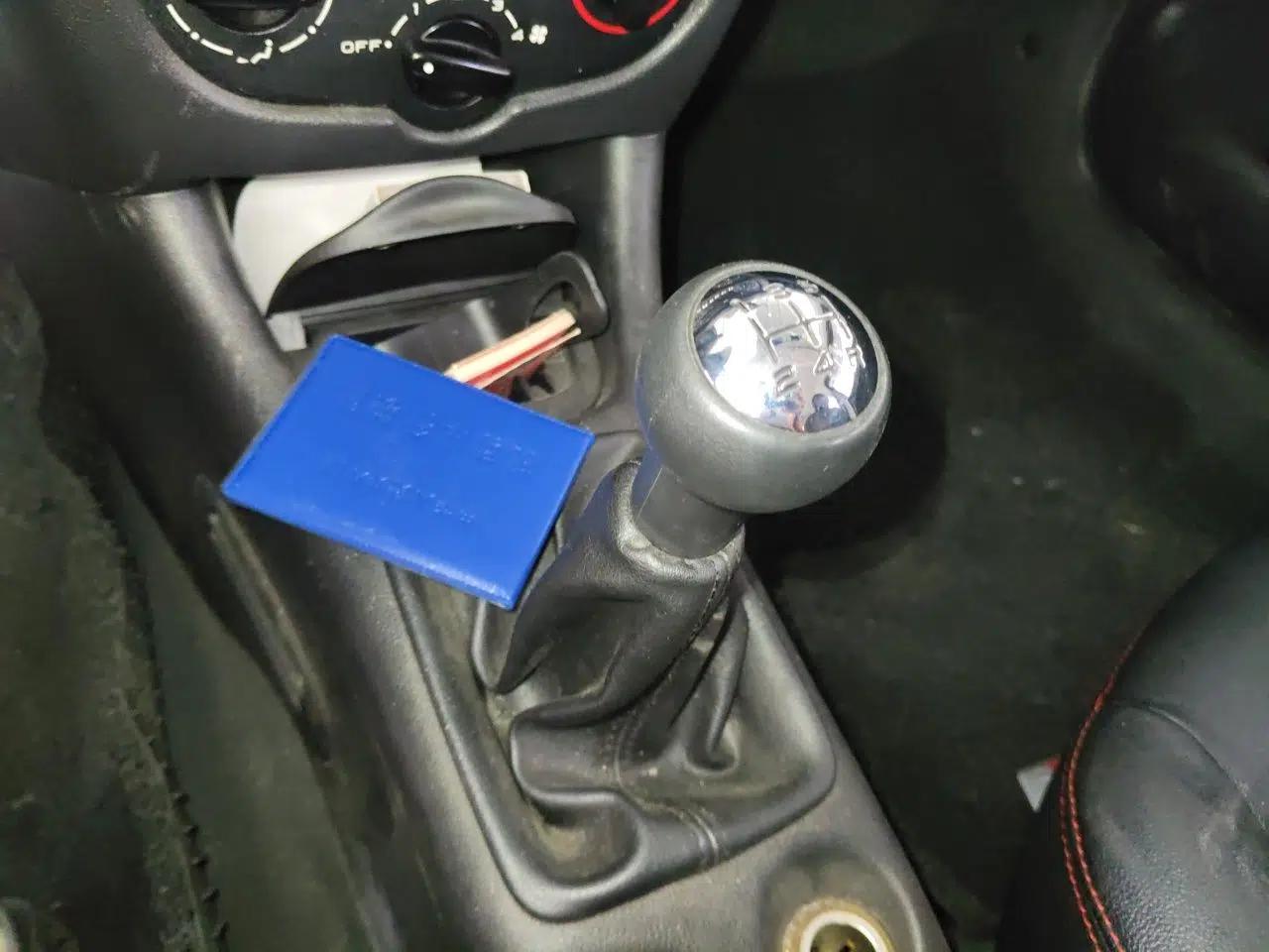 Peugeot 207 2010 Hatchback 1.4L Manual Yule Edition — миниатюра 14