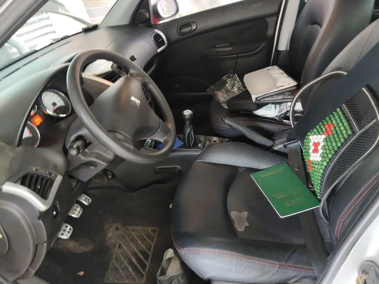 Peugeot 207 2010 Hatchback 1.4L Manual Yule Edition — миниатюра 15