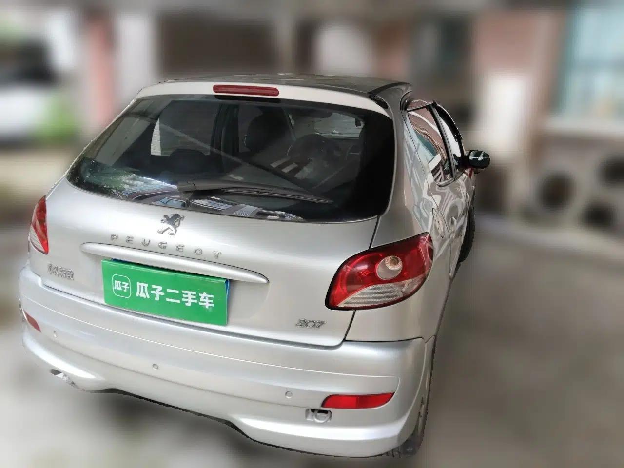 Peugeot 207 2010 Hatchback 1.4L Manual Yule Edition — миниатюра 6