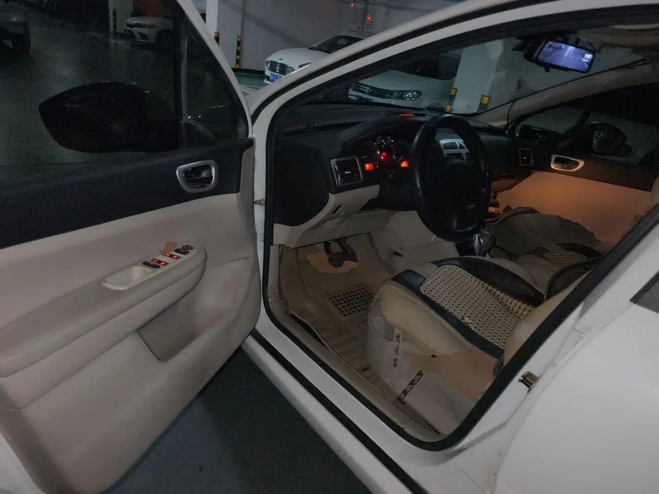 Peugeot 307 2013 Hatchback 1.6L Automatic Comfort Edition — миниатюра 13