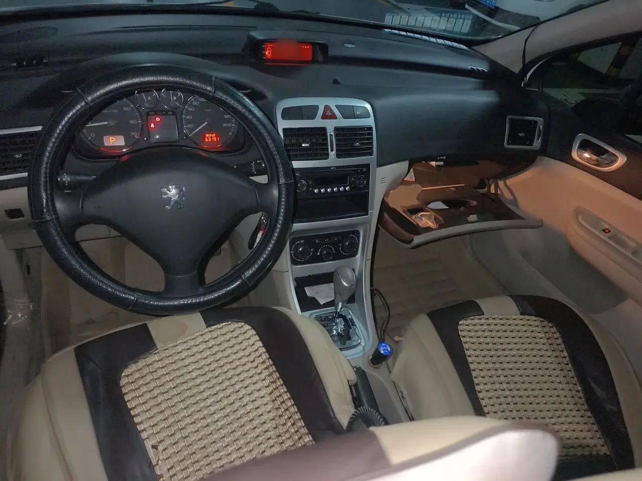 Peugeot 307 2013 Hatchback 1.6L Automatic Comfort Edition — миниатюра 6