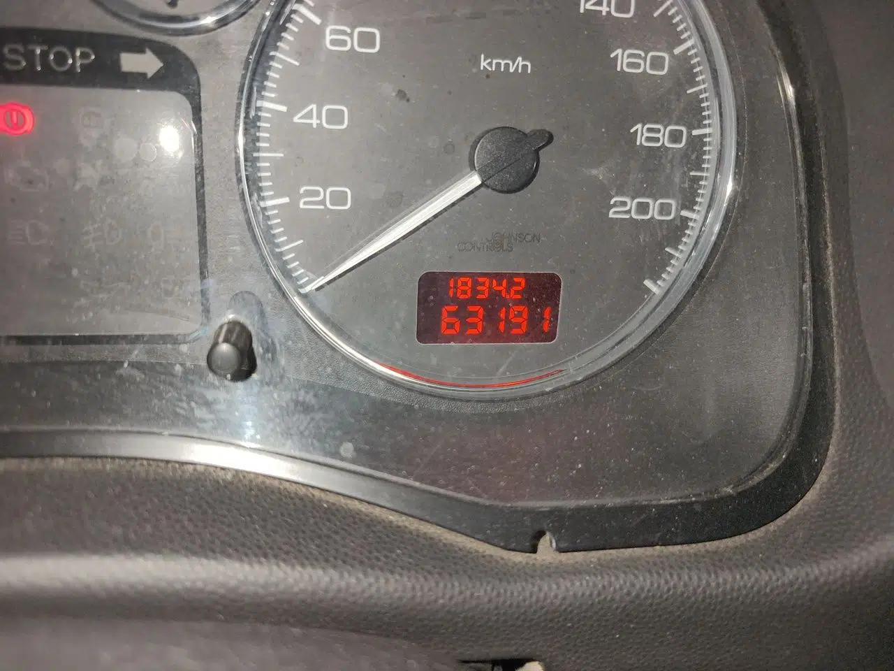 Peugeot 307 2013 Hatchback 1.6L Automatic Comfort Edition — миниатюра 9