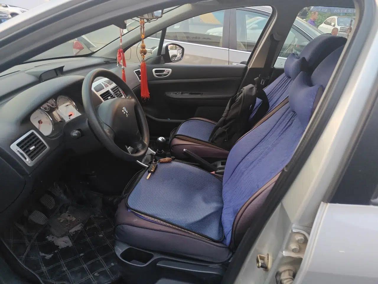 Peugeot 307 2013 Hatchback 1.6L Manual Comfort Edition — миниатюра 15