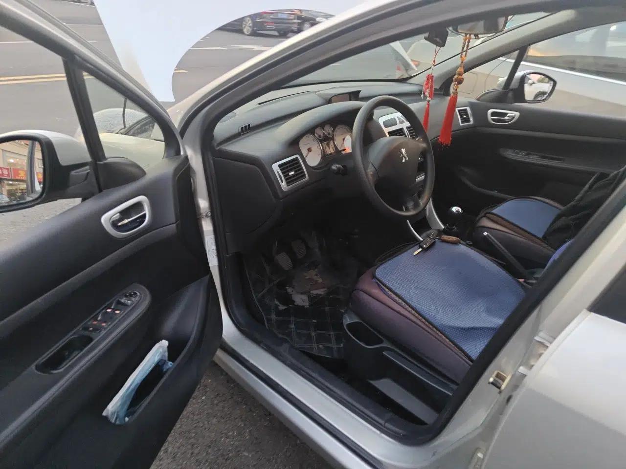 Peugeot 307 2013 Hatchback 1.6L Manual Comfort Edition — миниатюра 16