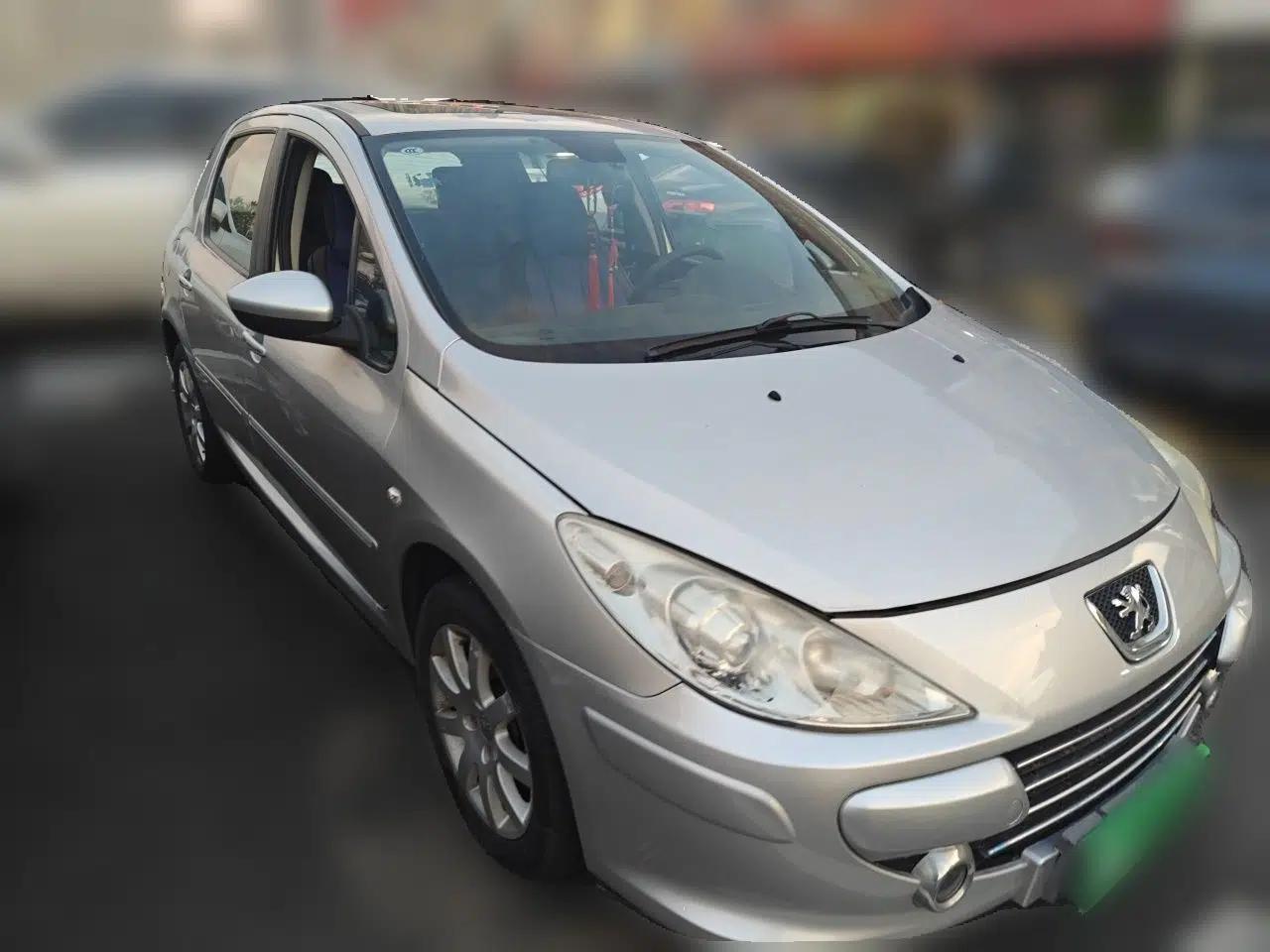 Peugeot 307 2013 Hatchback 1.6L Manual Comfort Edition — миниатюра 3