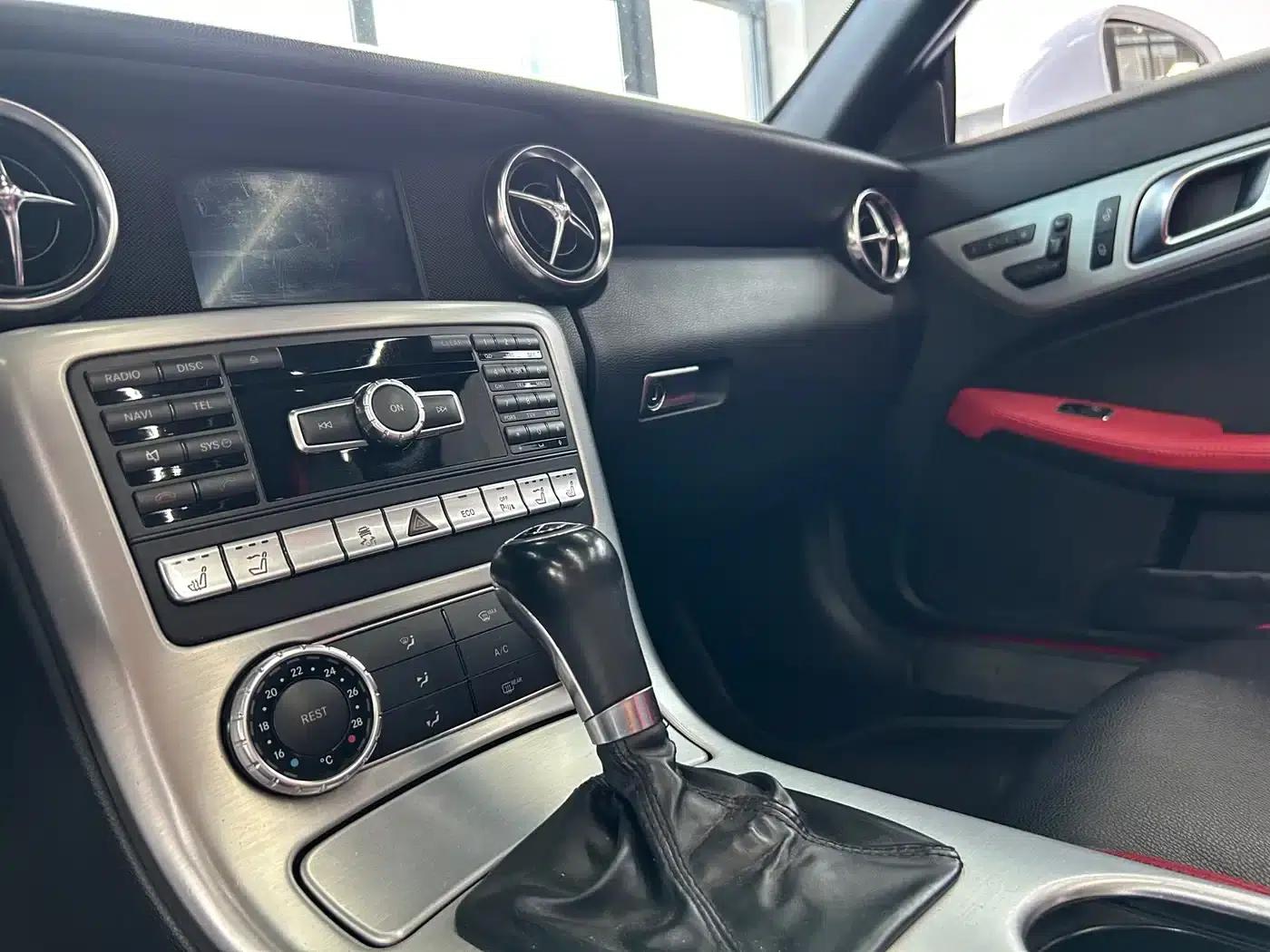 Mercedes-Benz SLK-Class 2011 SLK 200 Fashion Edition — миниатюра 18
