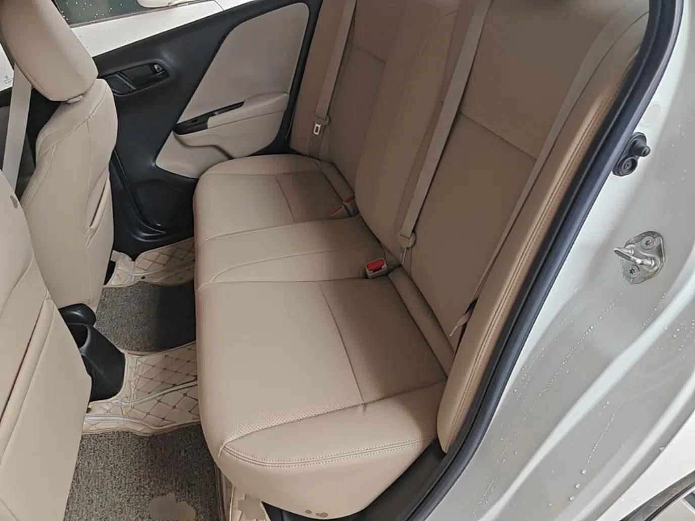 Honda Greiz 2016 1.5L CVT Classic Edition — миниатюра 20