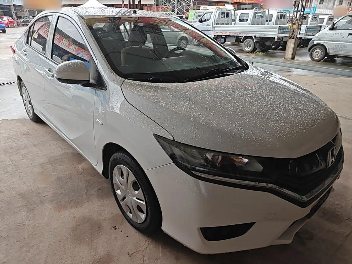 Honda Greiz 2016 1.5L CVT Classic Edition — миниатюра 3