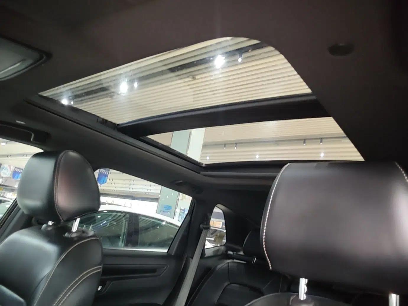 Honda CR-V New Energy 2023 2.0L ePHEV Flagship Edition — миниатюра 21