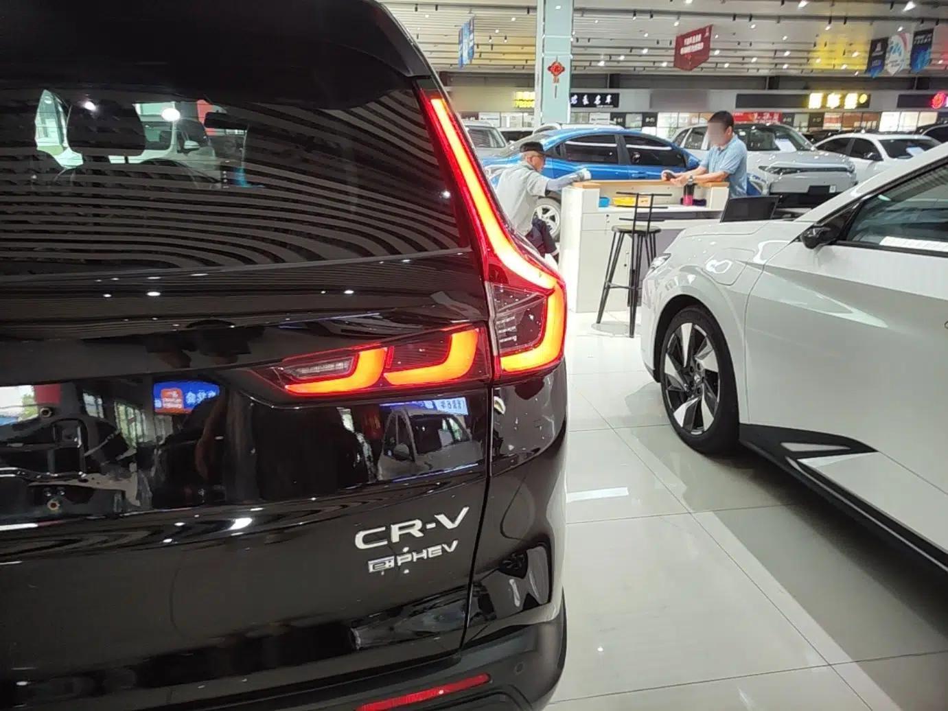 Honda CR-V New Energy 2023 2.0L ePHEV Flagship Edition — миниатюра 9