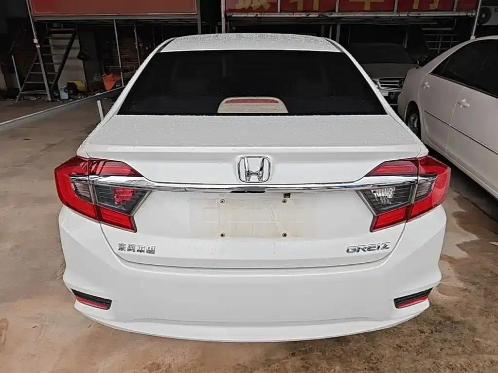 2016 Honda Greiz 1.5L CVT Classic Edition — миниатюра 6