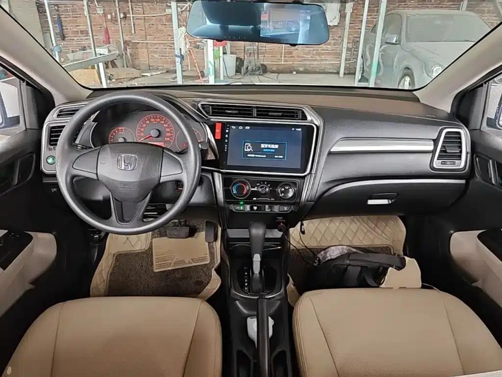 2016 Honda Greiz 1.5L CVT Classic Edition — миниатюра 10