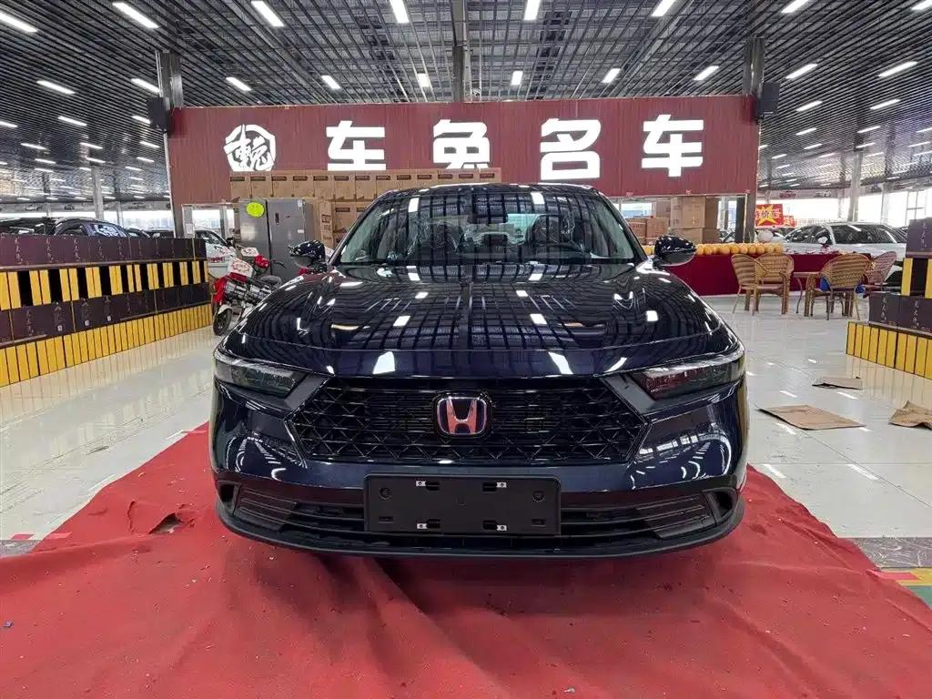 Accord PHEV 2023 2.0L e:PHEV Luxury Edition — миниатюра 1