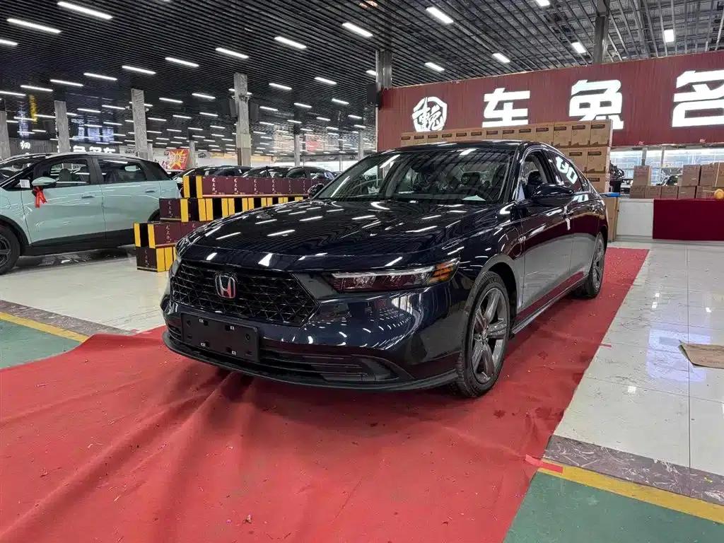 Accord PHEV 2023 2.0L e:PHEV Luxury Edition — миниатюра 2