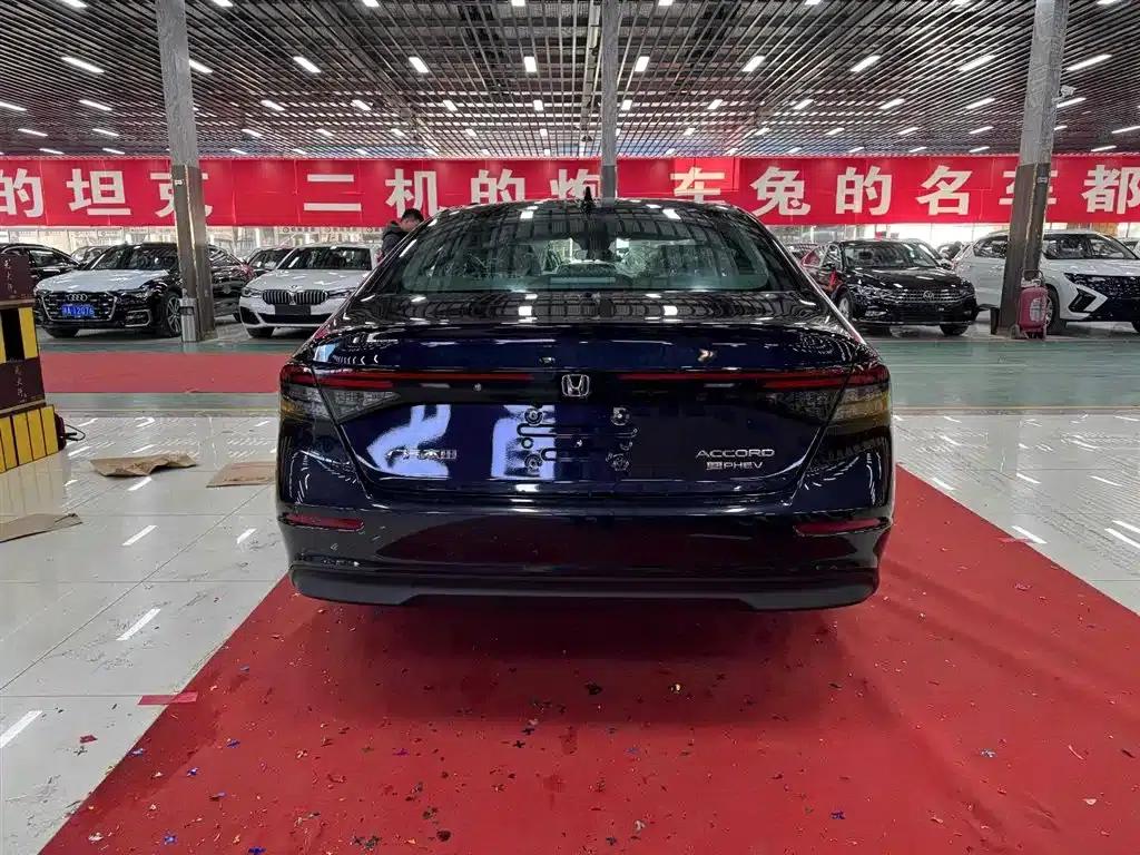 Accord PHEV 2023 2.0L e:PHEV Luxury Edition — миниатюра 4