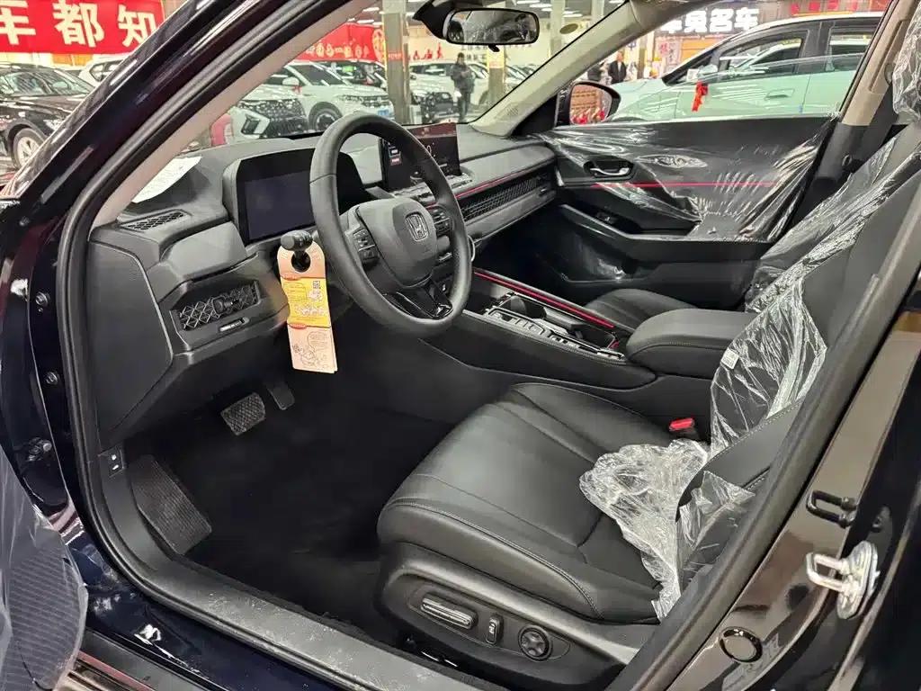 Accord PHEV 2023 2.0L e:PHEV Luxury Edition — миниатюра 7