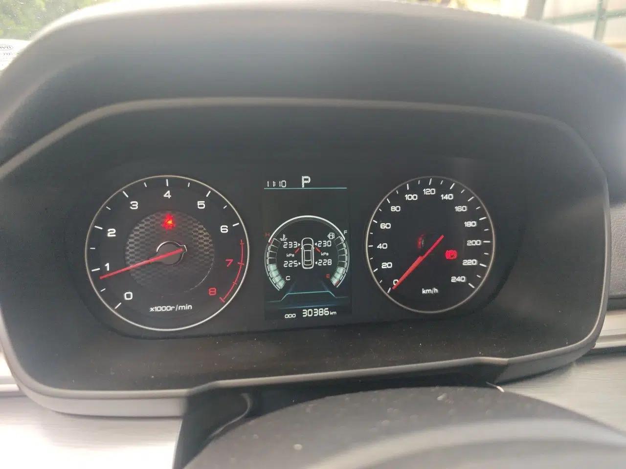 BYD Qin 2019 1.5L Automatic Luxury Model — миниатюра 11