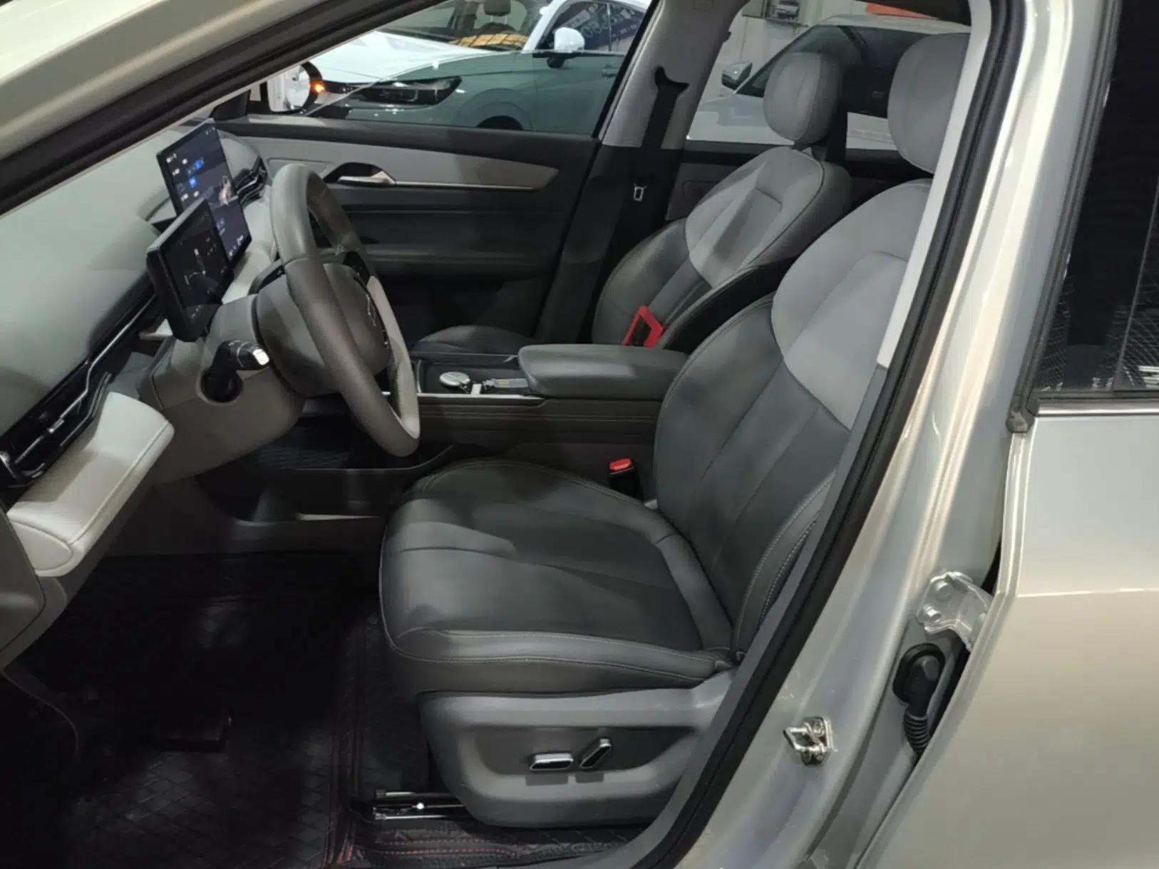 Bestune Yueyi 03 2025 565km Enjoy Edition — миниатюра 17